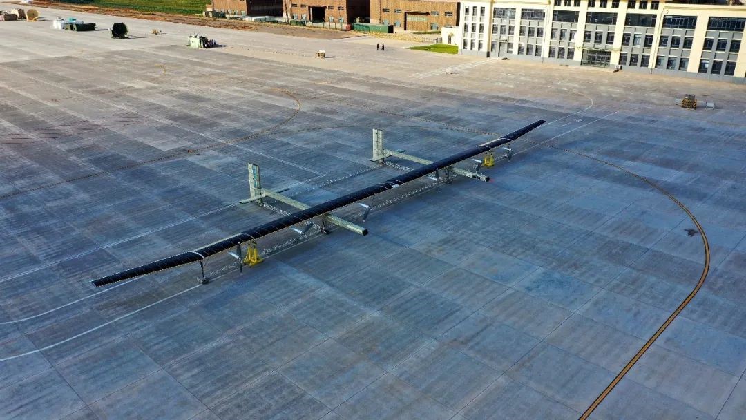 剛剛，臨近空間大型太陽能無人機首飛成功