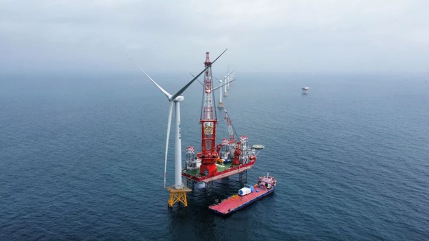 中國首臺(tái)13MW海上風(fēng)機(jī)成功吊裝