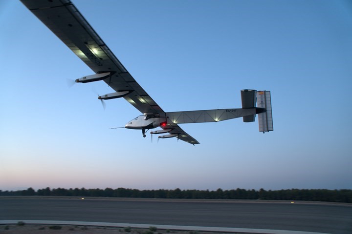 美國無人機公司碳纖維太陽能無人機首飛成功