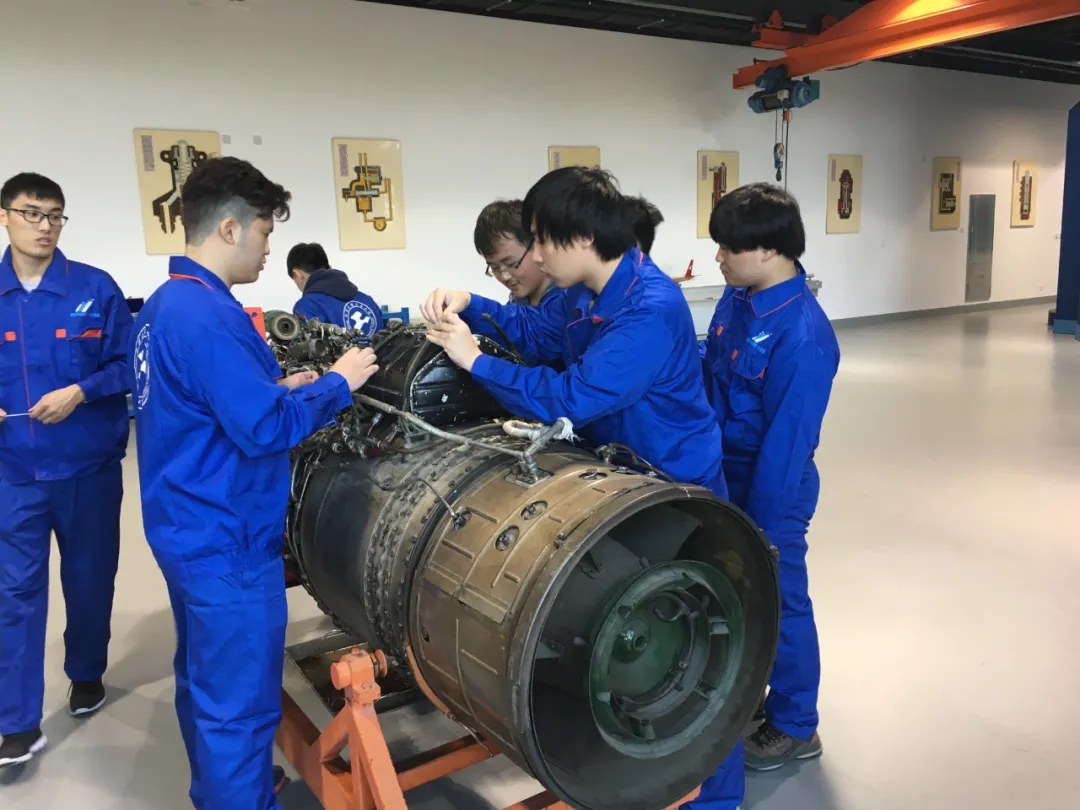當(dāng)前春招復(fù)材行業(yè)就業(yè)形勢(shì)專題綜述